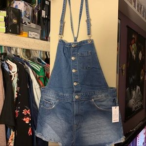 Short overalls